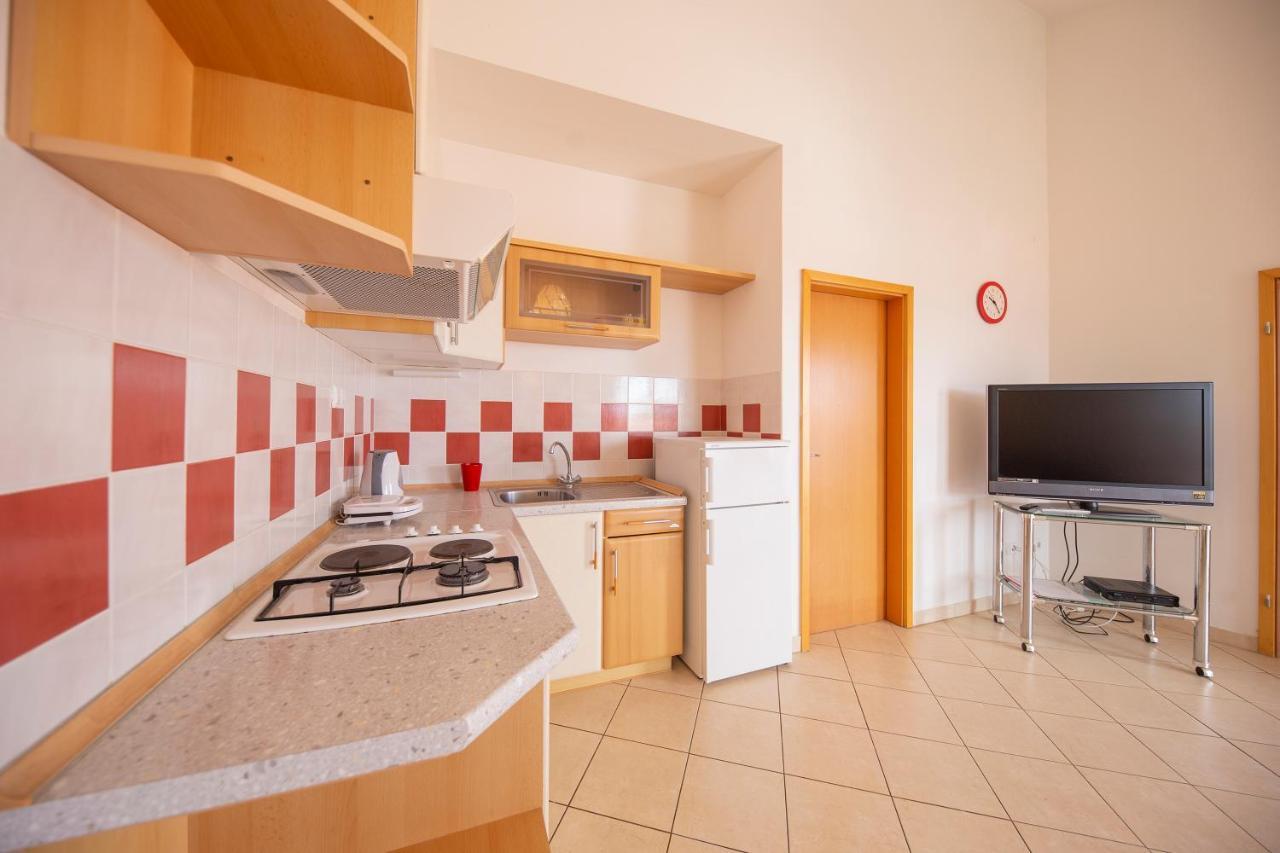 Apartments Leonarda مورتير المظهر الخارجي الصورة